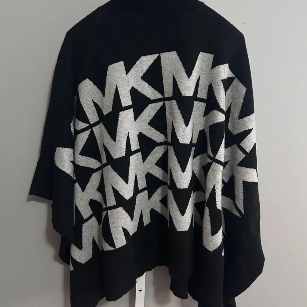 Michael Michael Kors logo-print roll-neck poncho
